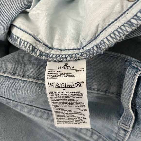 GAP LIGHTWEIGHT LIGHT DENIM JEANS - Picture 5 of 6
